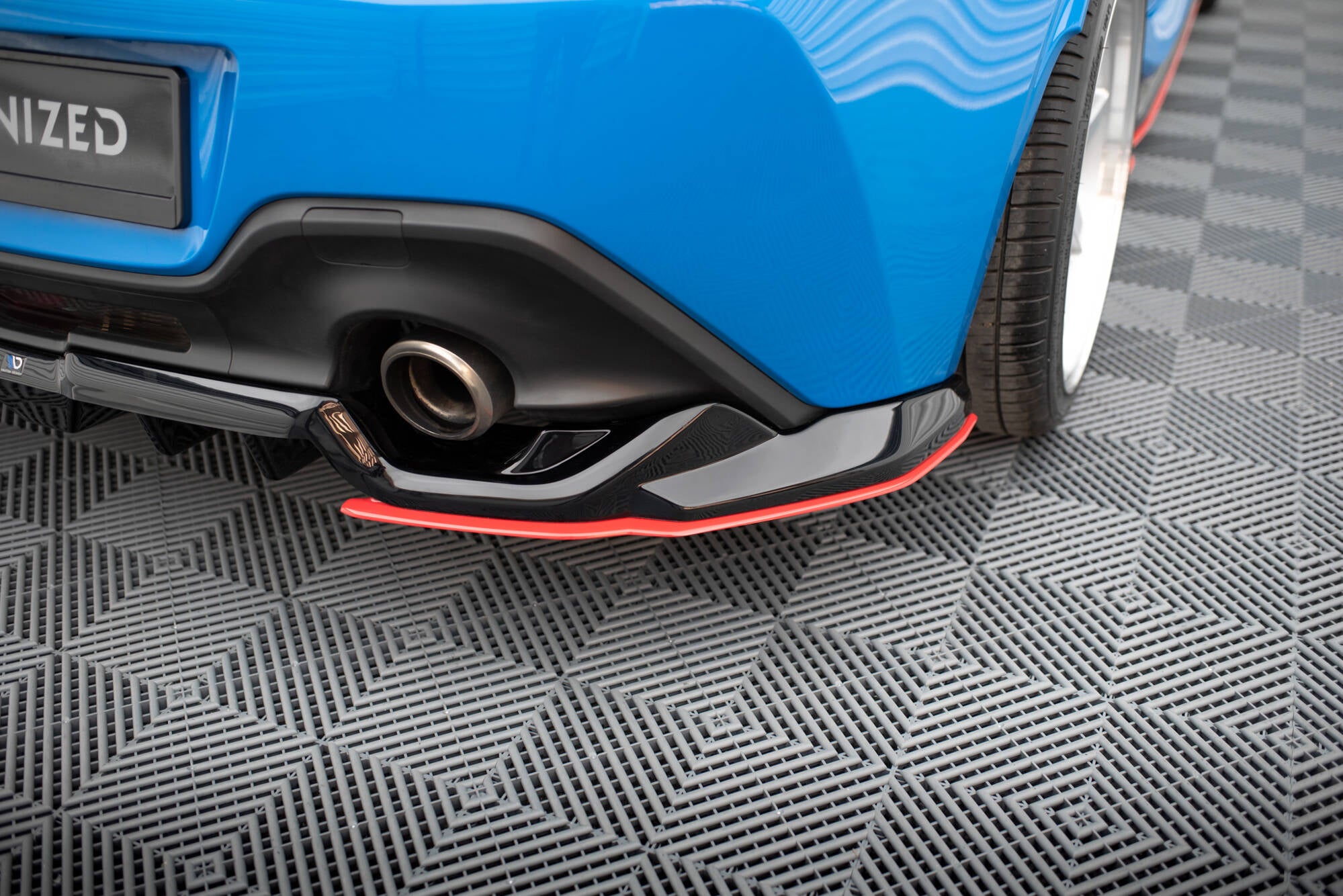 Mittlerer Heckdiffusor (mit einem vertikalem balken) V.2 Toyota GR86 MK1