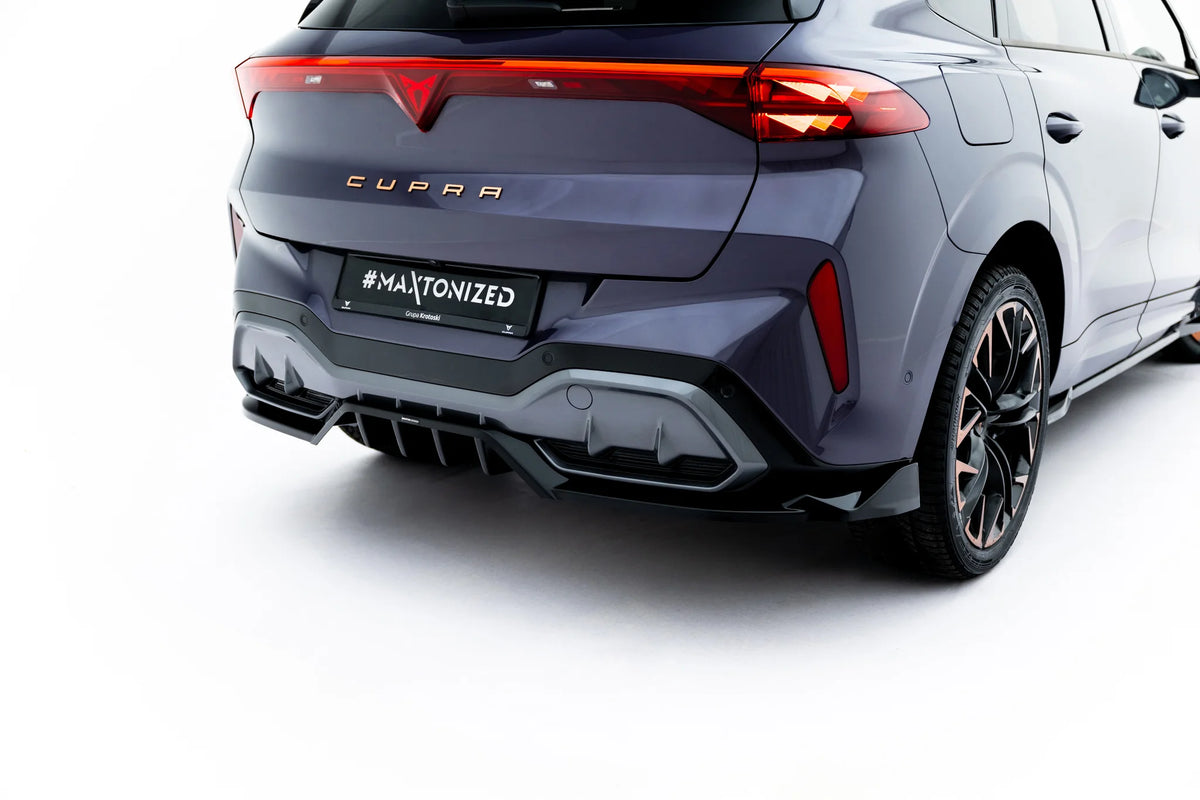 Mittlerer Heckdiffusor (mit einem vertikalem balken) V.3 Cupra Terramar MK1 (Version mit Anhängerkupplung)