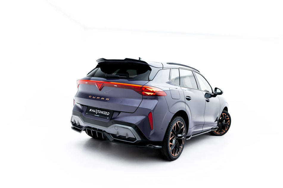 Mittlerer Heckdiffusor (mit einem vertikalem balken) V.4 Cupra Terramar MK1 (Version mit Anhängerkupplung)