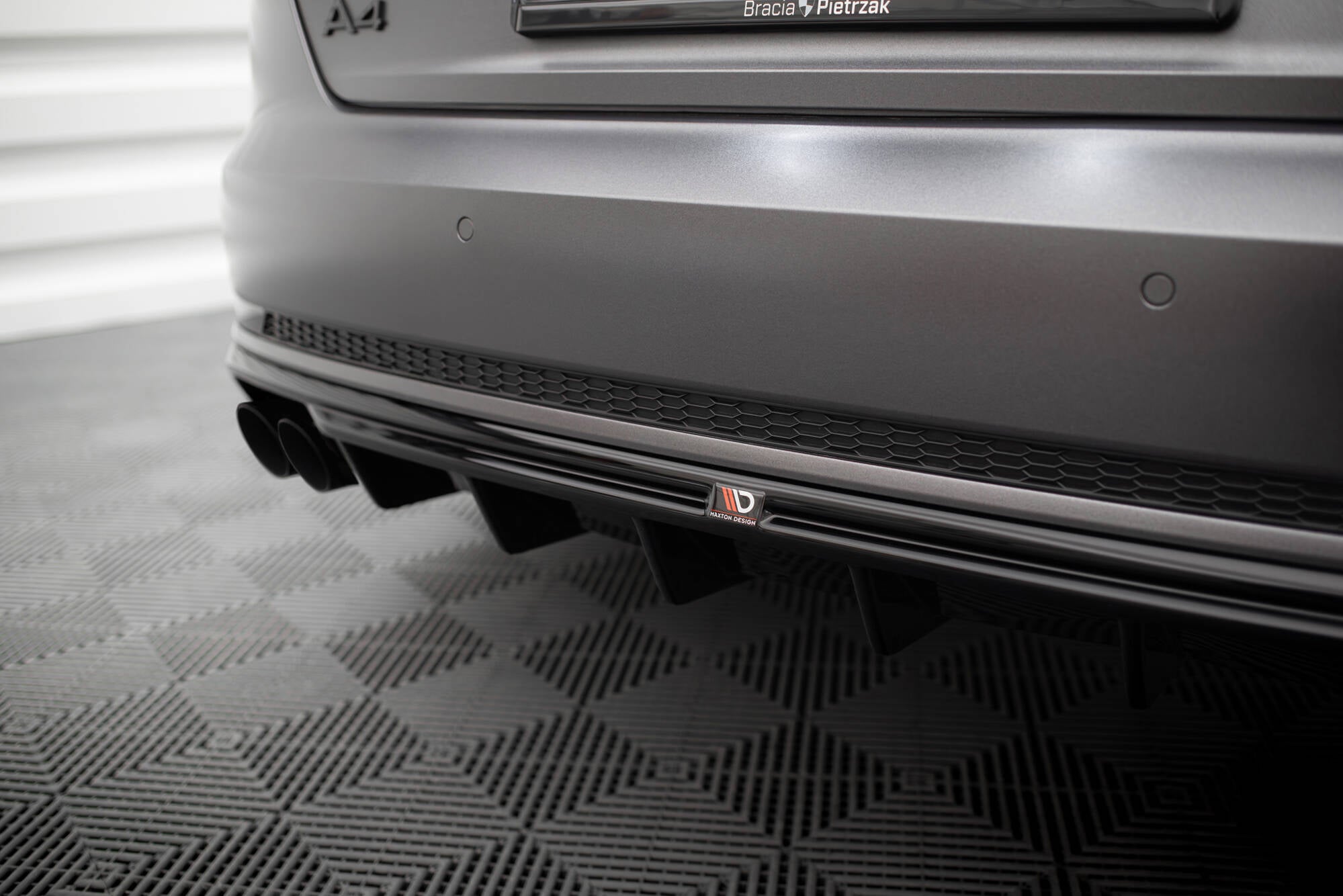 Heckdiffusor Audi A4 S-line B9 (Version mit einseitigem Doppelauspuffendrohr)