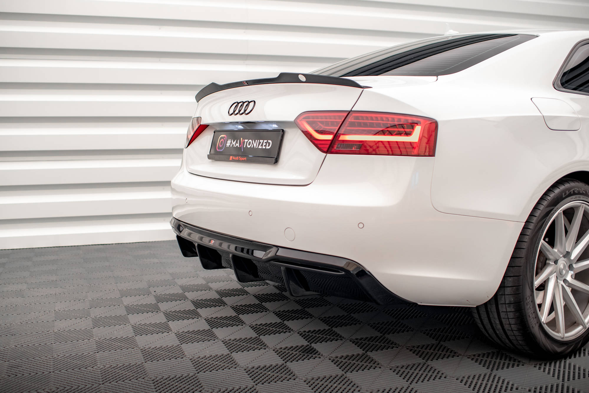 Heckdiffusor Audi A5 8T Facelift (Version mit Doppelauspuff auf einer Seite)