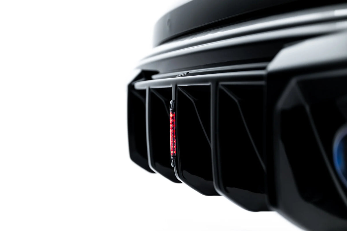Heckdiffusor Audi RS3 Sedan 8Y Facelift(Version mit LED-Licht)