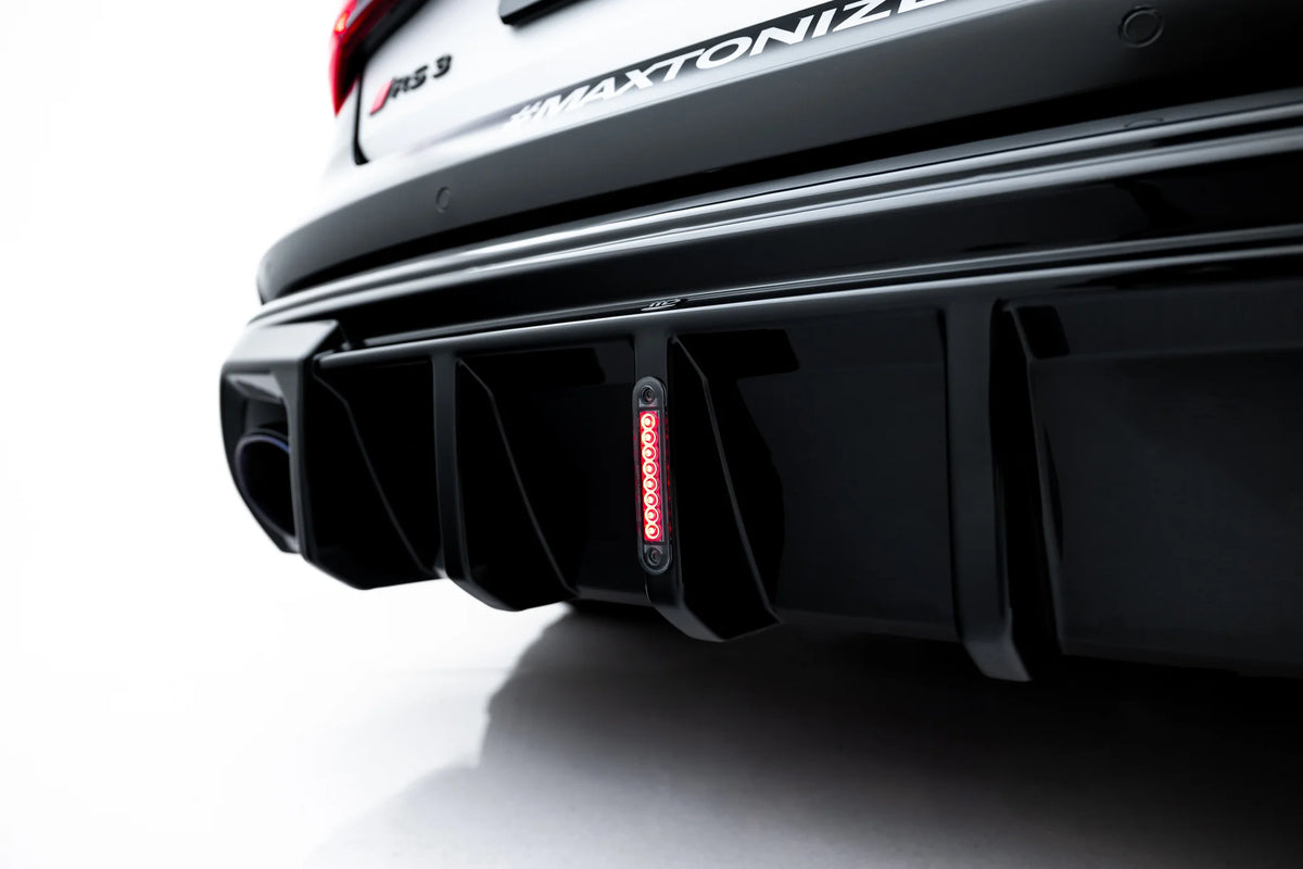 Heckdiffusor Audi RS3 Sedan 8Y Facelift(Version mit LED-Licht)