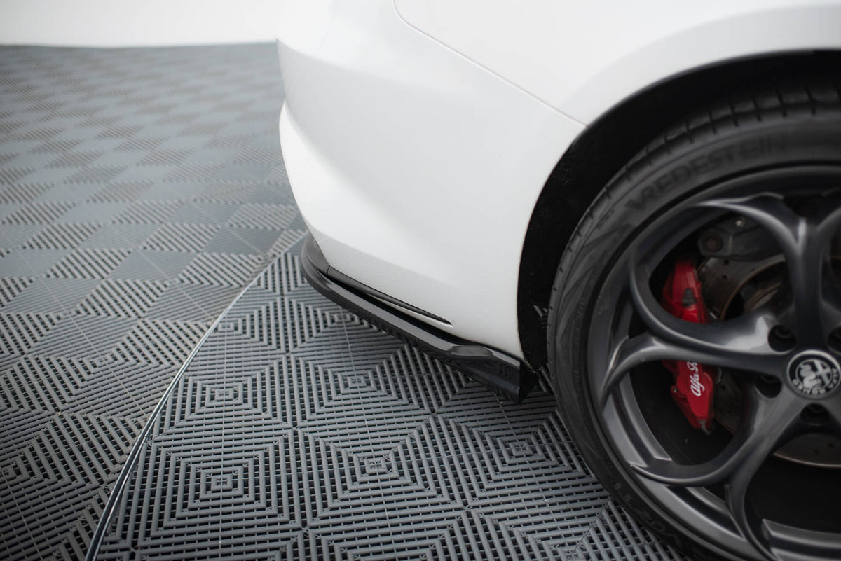 Frontspoiler Lippe, Seitenschweller und Heckdiffusor Alfa Romeo Giulia Quadrifoglio