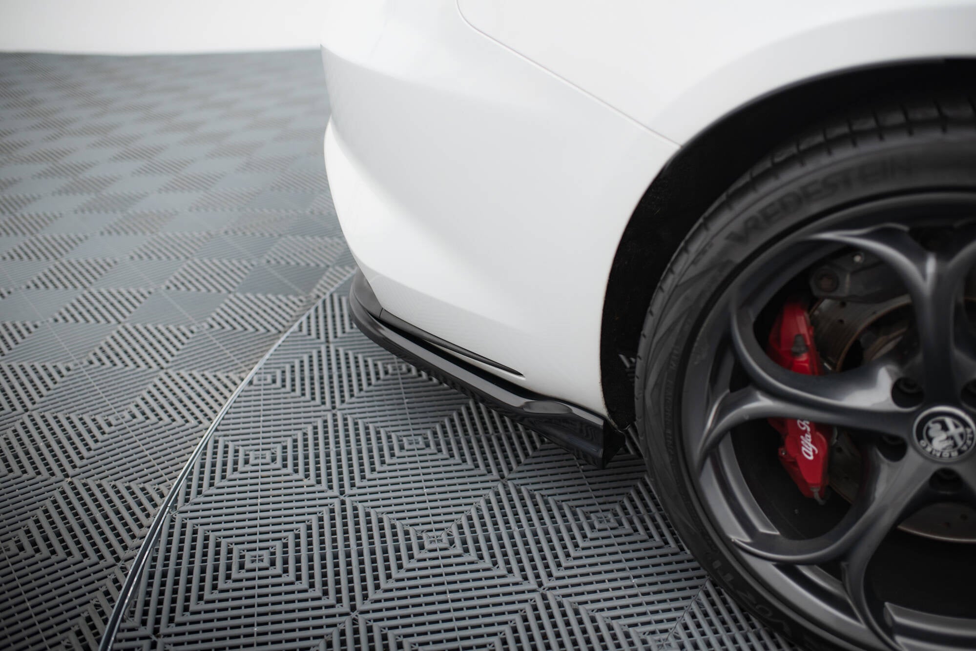 Frontspoiler Lippe, Seitenschweller und Heckdiffusor Alfa Romeo Giulia Quadrifoglio