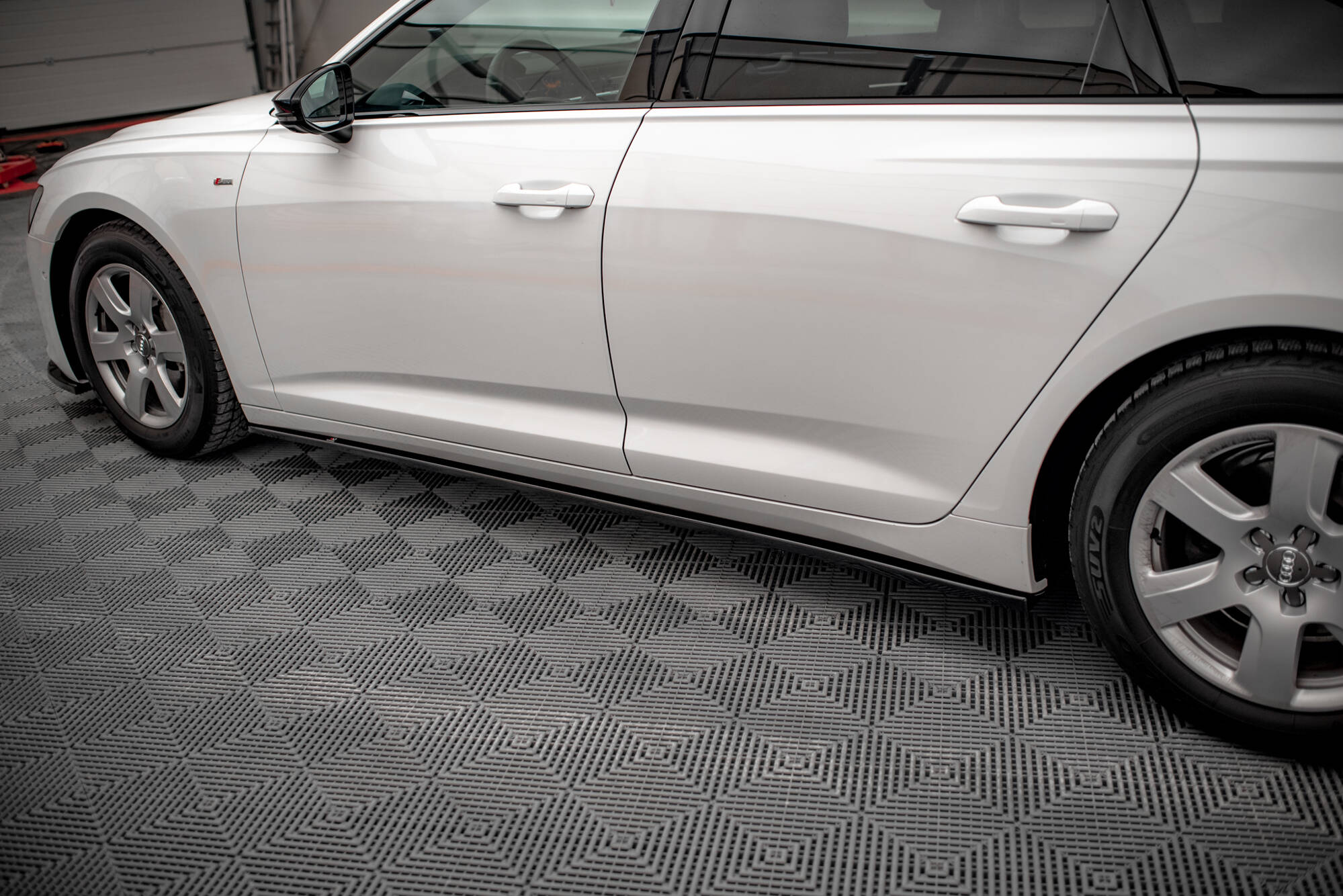 Frontspoiler Lippe, Seitenschweller und Heckdiffusor für Audi A6 Sedan C8