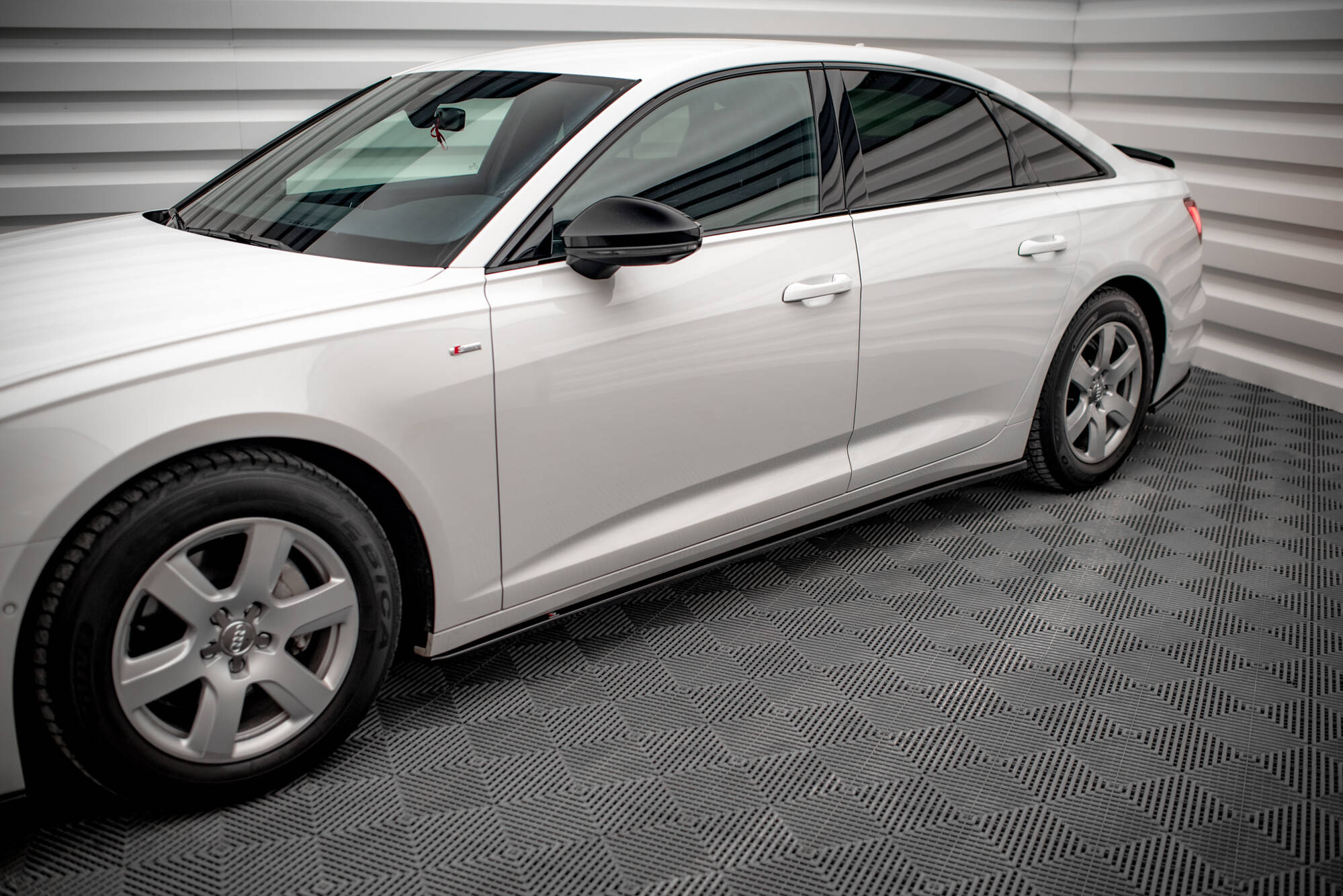 Frontspoiler Lippe, Seitenschweller und Heckdiffusor für Audi A6 Sedan C8
