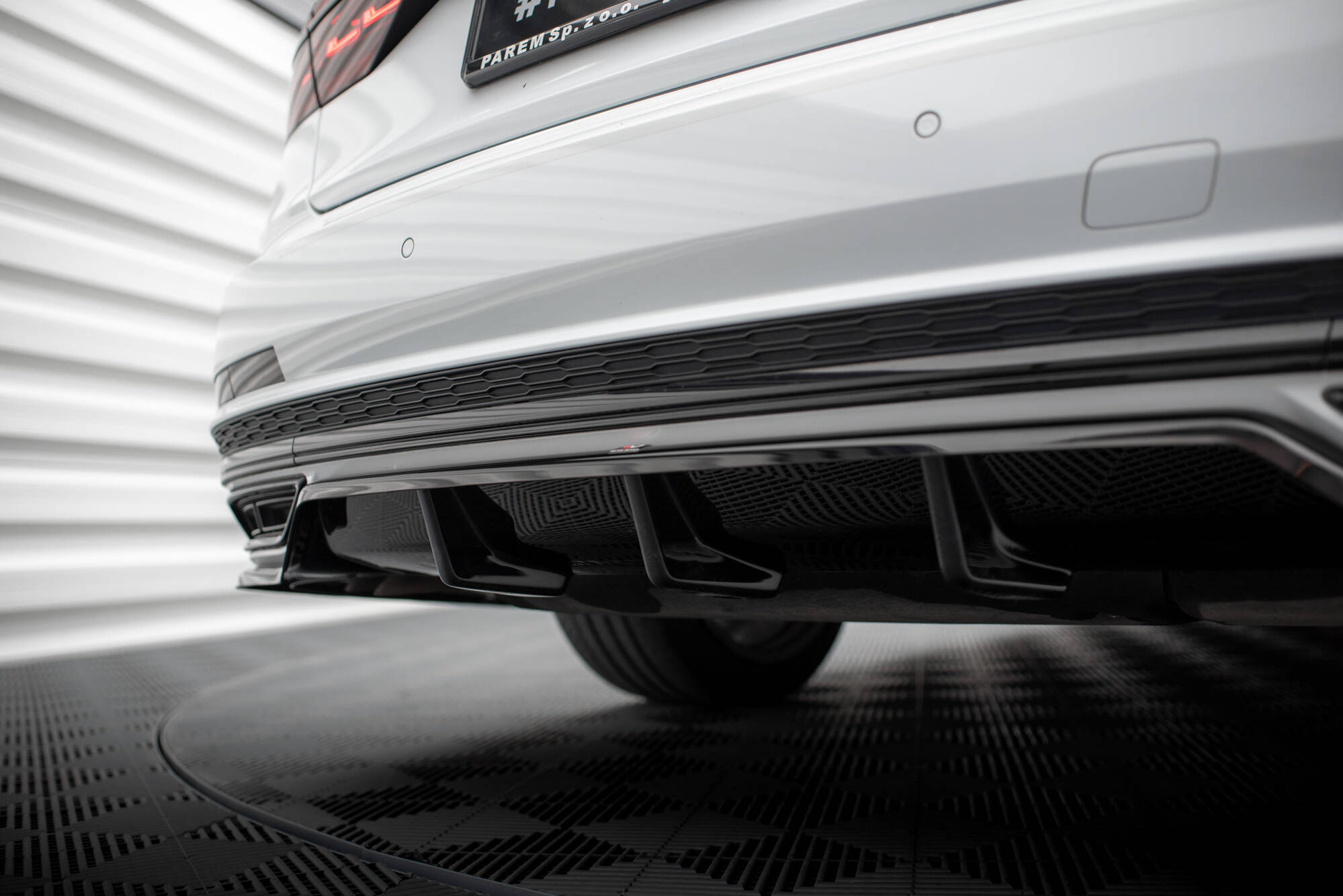 Frontspoiler Lippe, Seitenschweller und Heckdiffusor Audi A8 S-Line D5