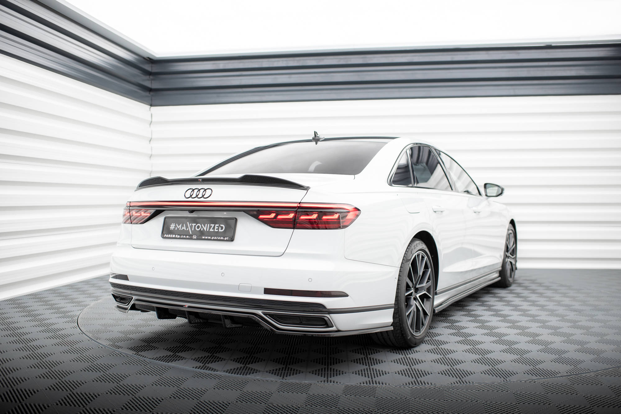 Frontspoiler Lippe, Seitenschweller und Heckdiffusor Audi A8 S-Line D5