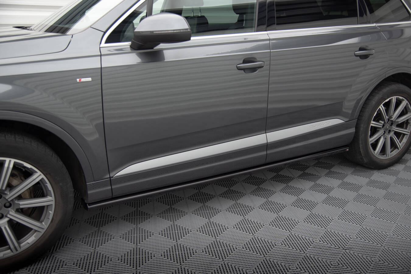 Frontspoiler Lippe, Seitenschweller und Heckdiffusor für Audi Q7 Mk2