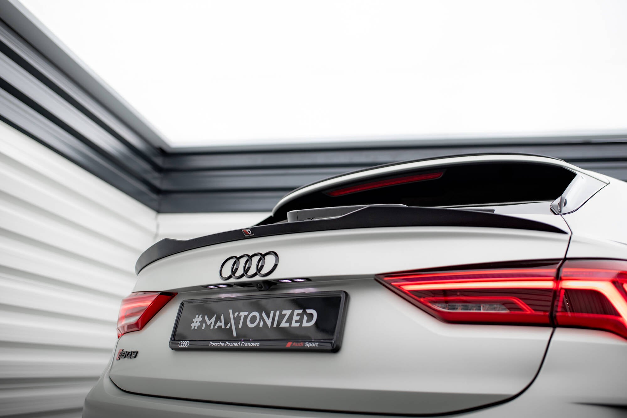 Frontspoiler Lippe, Seitenschweller und Heckseiten Flaps Audi RSQ3 F3