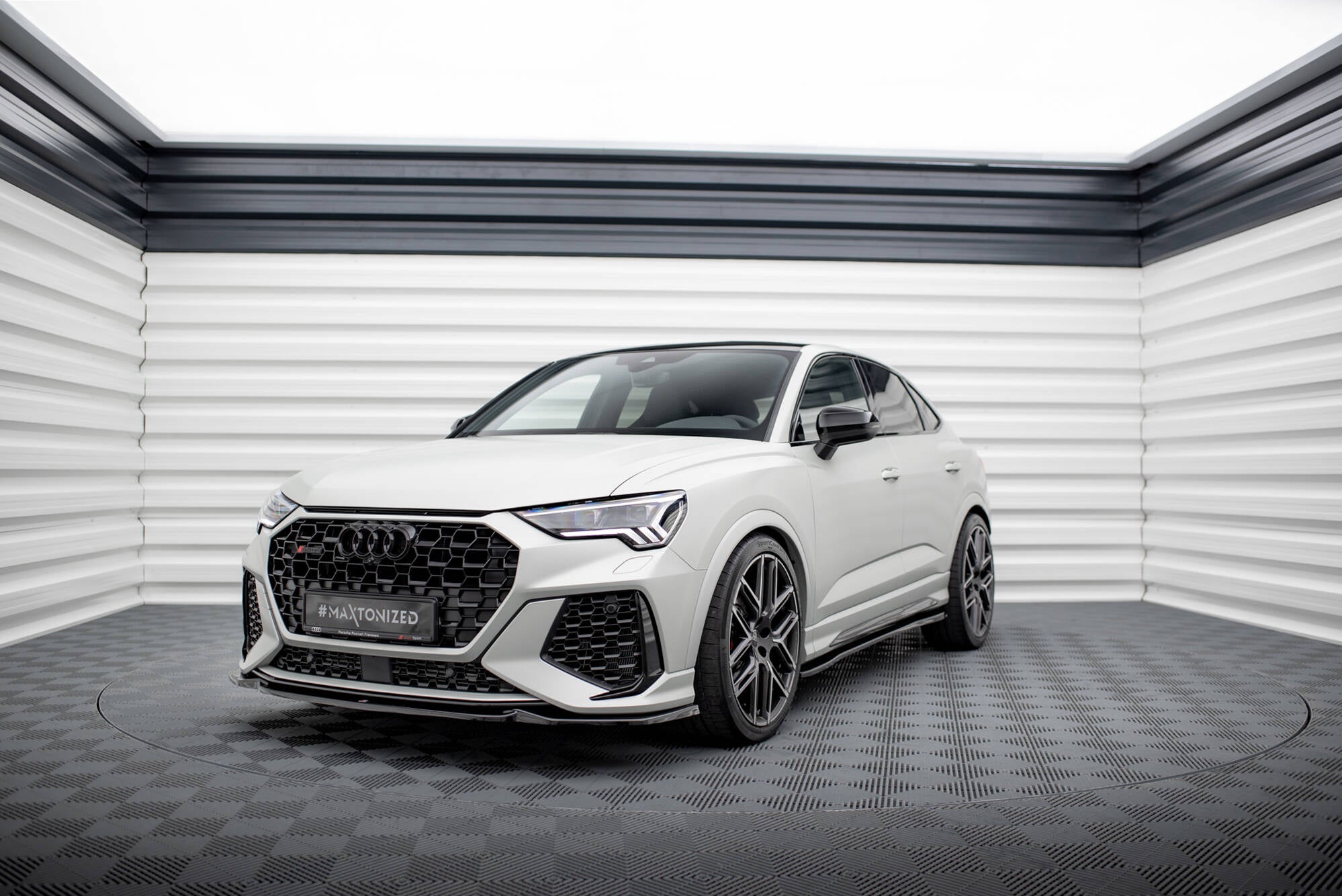 Frontspoiler Lippe, Seitenschweller und Heckseiten Flaps Audi RSQ3 F3