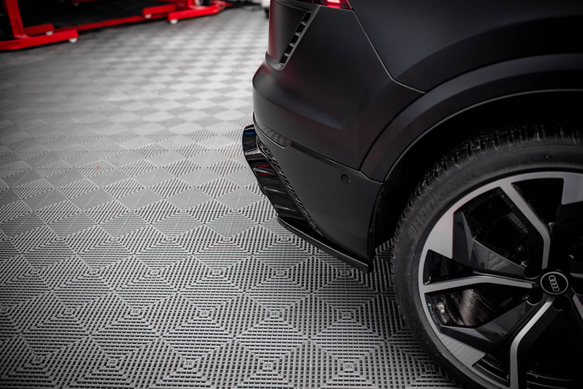 Frontspoiler Lippe und Heckdiffusor Audi RSQ8 Mk1