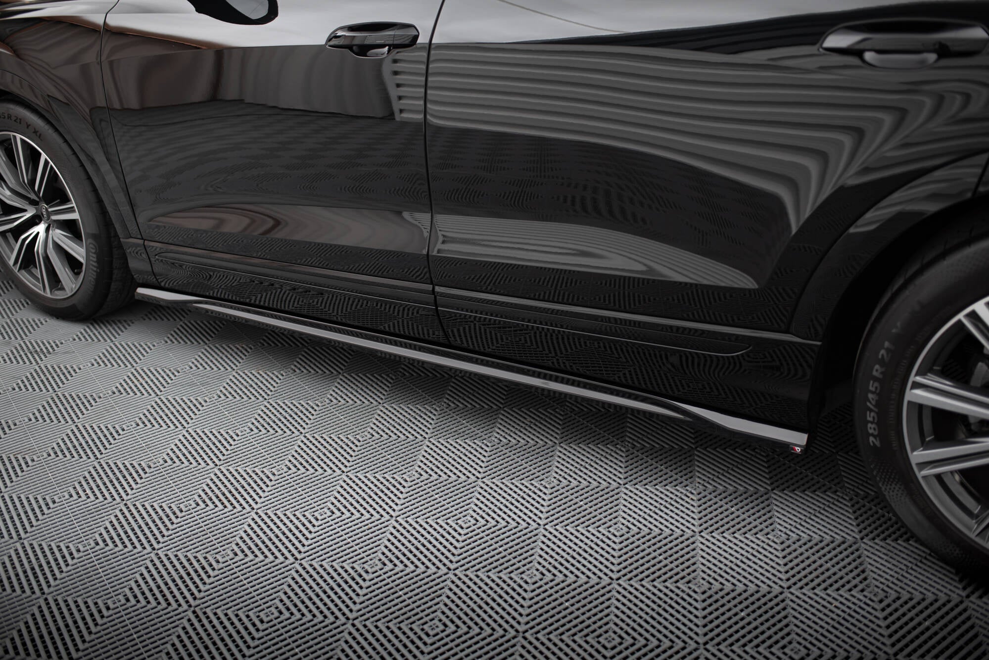 Frontspoiler Lippe Audi SQ8 / Q8 S-Line Mk1 Facelift Satz