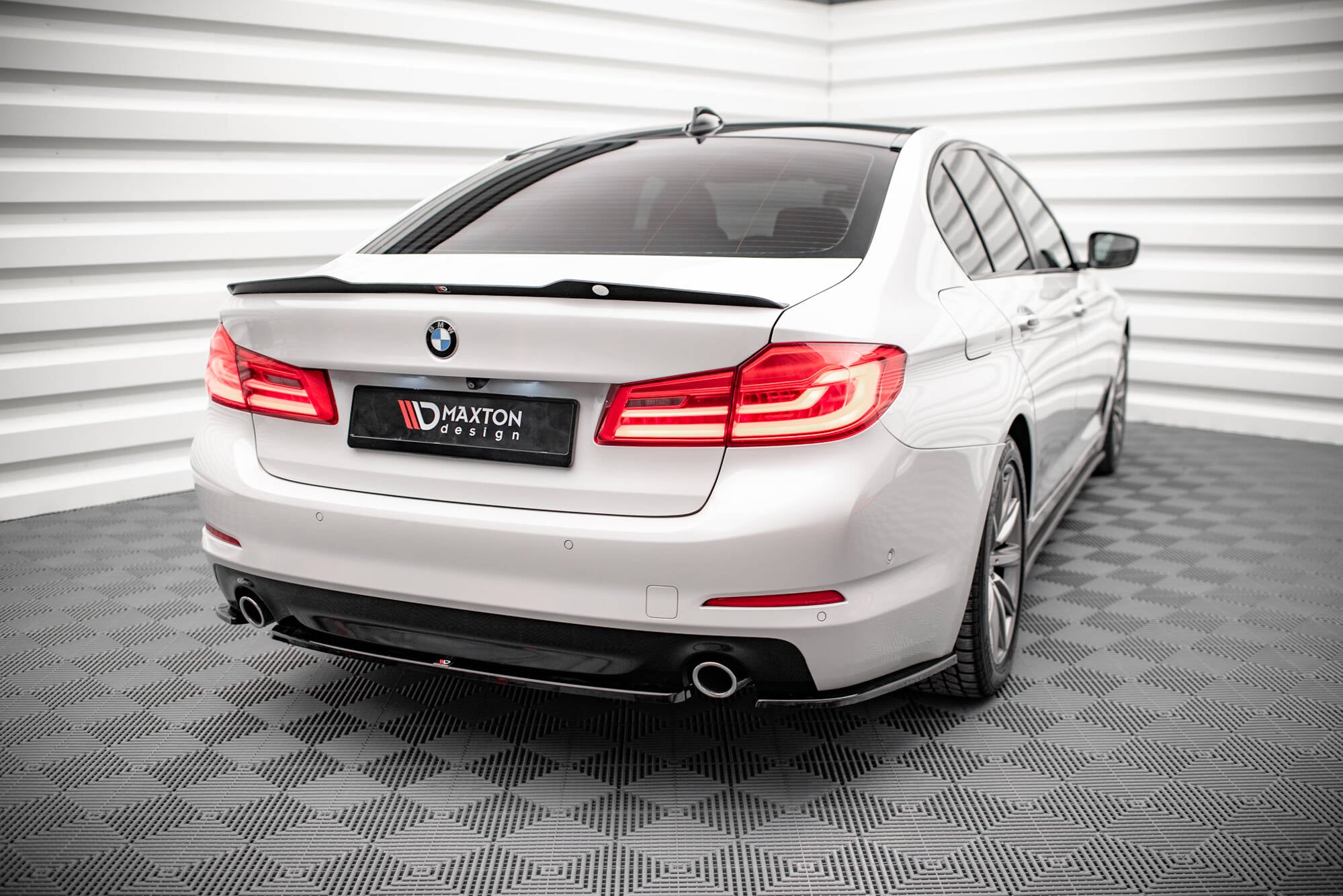 Frontspoiler Lippe, Seitenschweller und Heckdiffusor BMW 5 Sedan G30