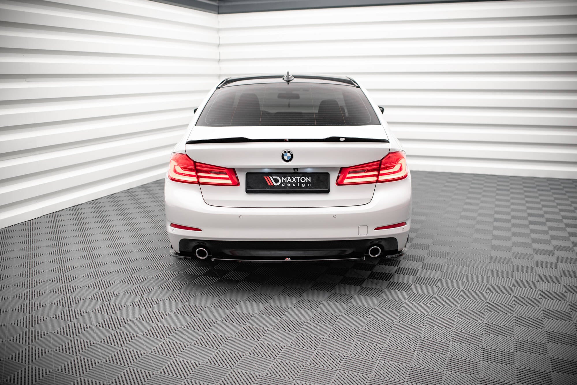 Frontspoiler Lippe, Seitenschweller und Heckdiffusor BMW 5 Sedan G30