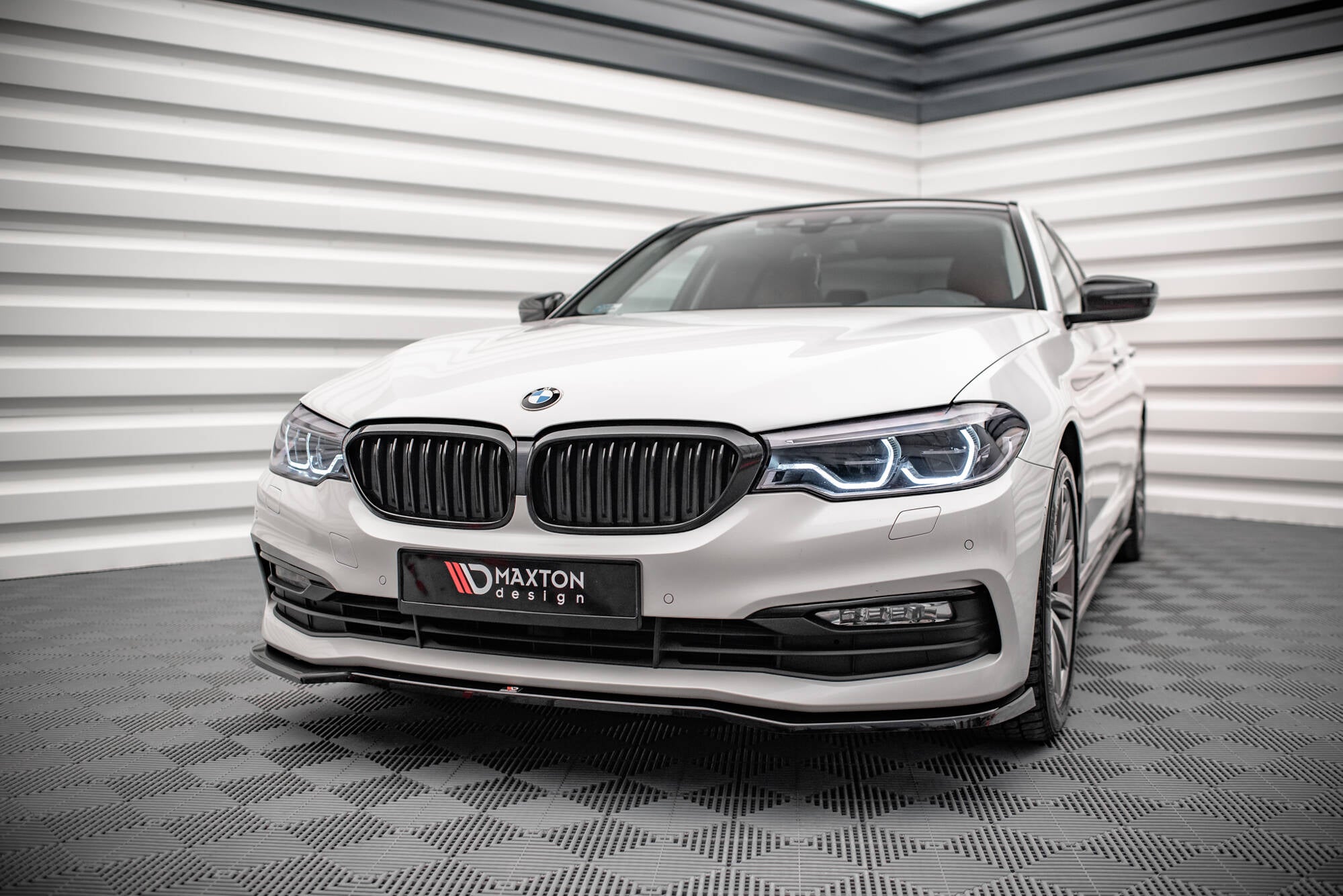 Frontspoiler Lippe, Seitenschweller und Heckdiffusor BMW 5 Sedan G30