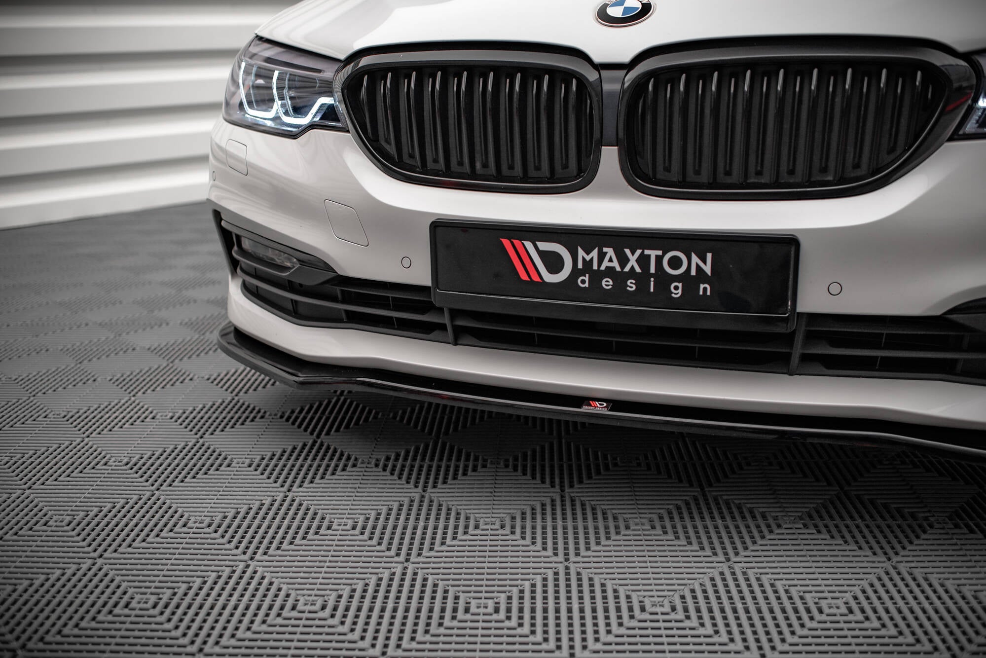 Frontspoiler Lippe, Seitenschweller und Heckdiffusor BMW 5 Sedan G30