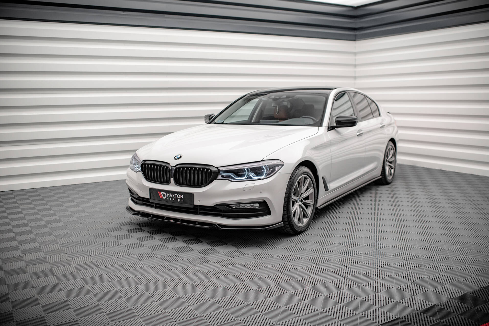 Frontspoiler Lippe, Seitenschweller und Heckdiffusor BMW 5 Sedan G30