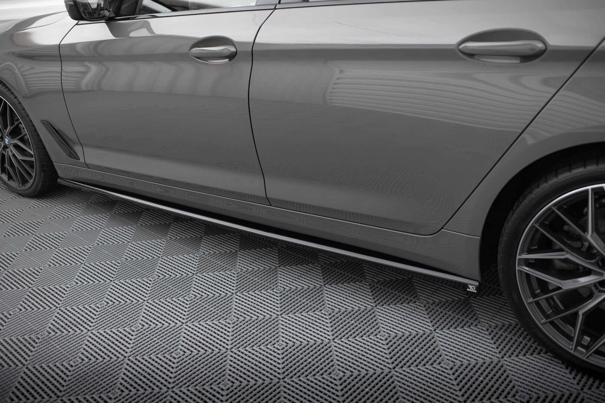 Frontspoiler Lippe, Seitenschweller, Heckdiffusor, Heckseiten Flaps BMW 5 Touring G31