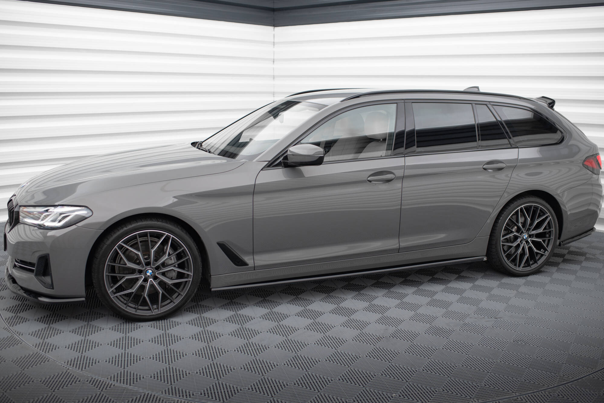 Frontspoiler Lippe, Seitenschweller, Heckdiffusor, Heckseiten Flaps BMW 5 Touring G31