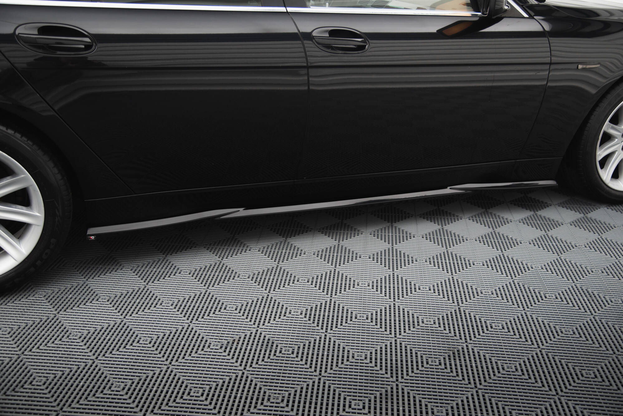 Frontspoiler Lippe, Seitenschweller, Heckdiffusor BMW 7 E65