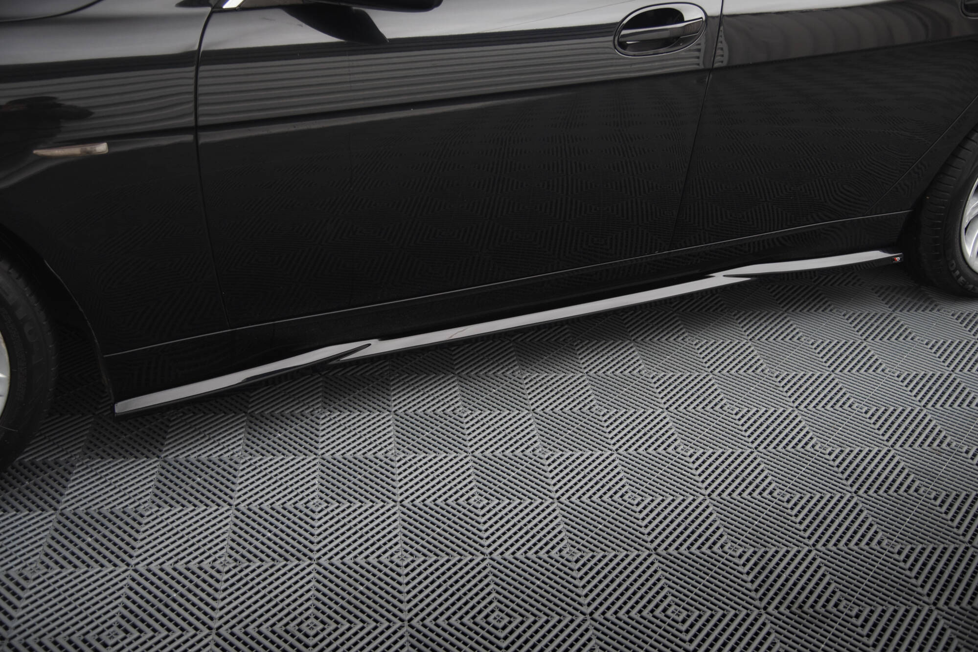 Frontspoiler Lippe, Seitenschweller, Heckdiffusor BMW 7 E65