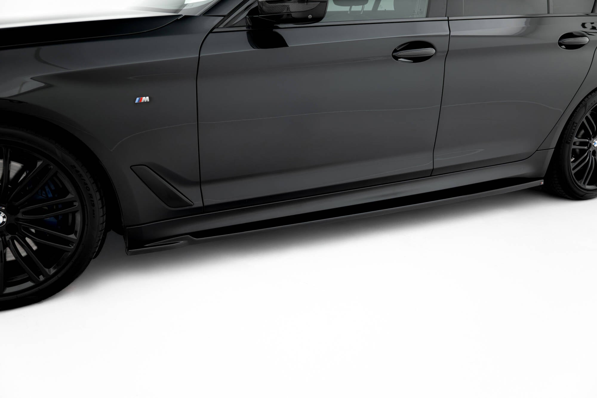 Frontspoiler Lippe, Seitenschweller und Heckdiffusor Satz BMW M550i Sedan G30