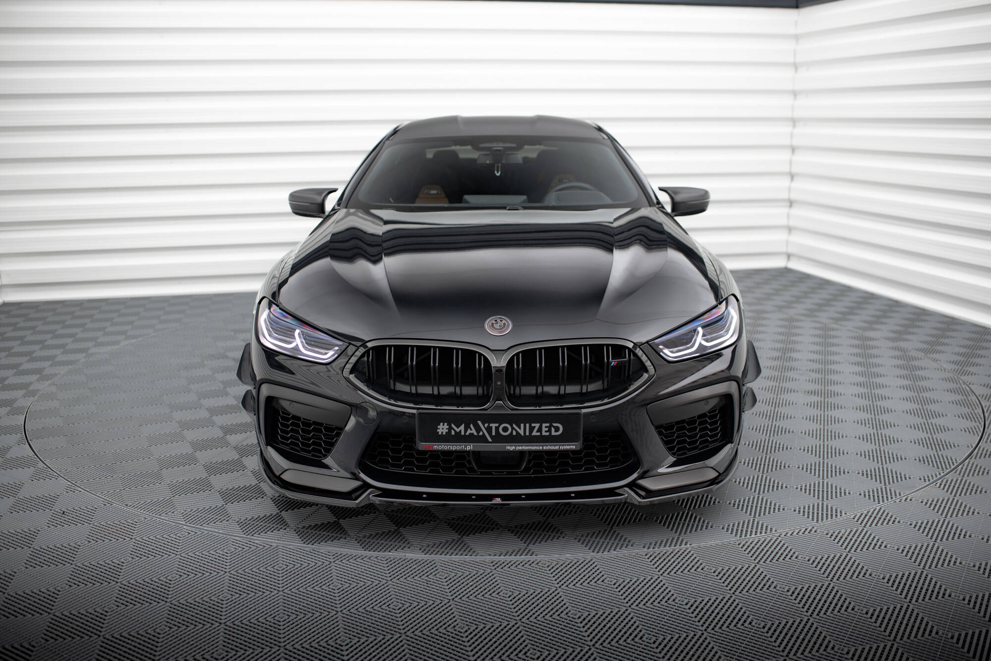 Frontspoiler Lippe, Seitenschweller, Heckdiffusor und Heckseiten Flaps BMW M8 Gran Coupe F93