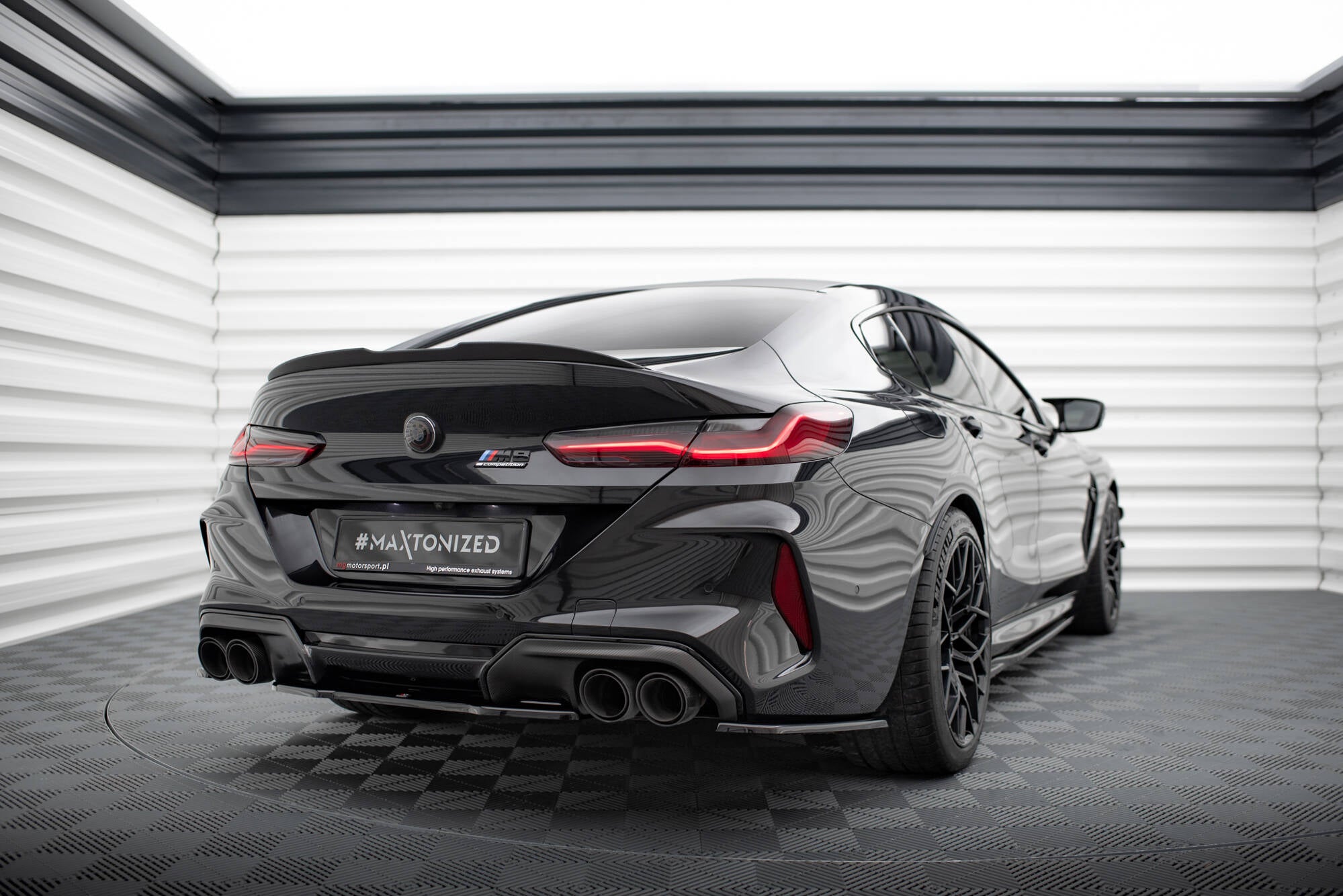 Frontspoiler Lippe, Seitenschweller, Heckdiffusor und Heckseiten Flaps BMW M8 Gran Coupe F93