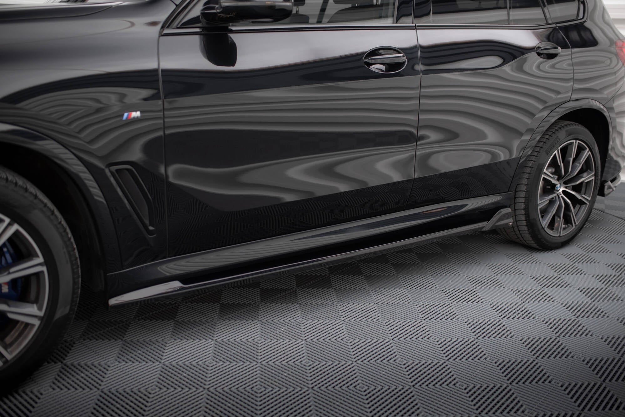 Frontspoiler Lippe, Seitenschweller und Heckdiffusor BMW X5 M-Pack G05