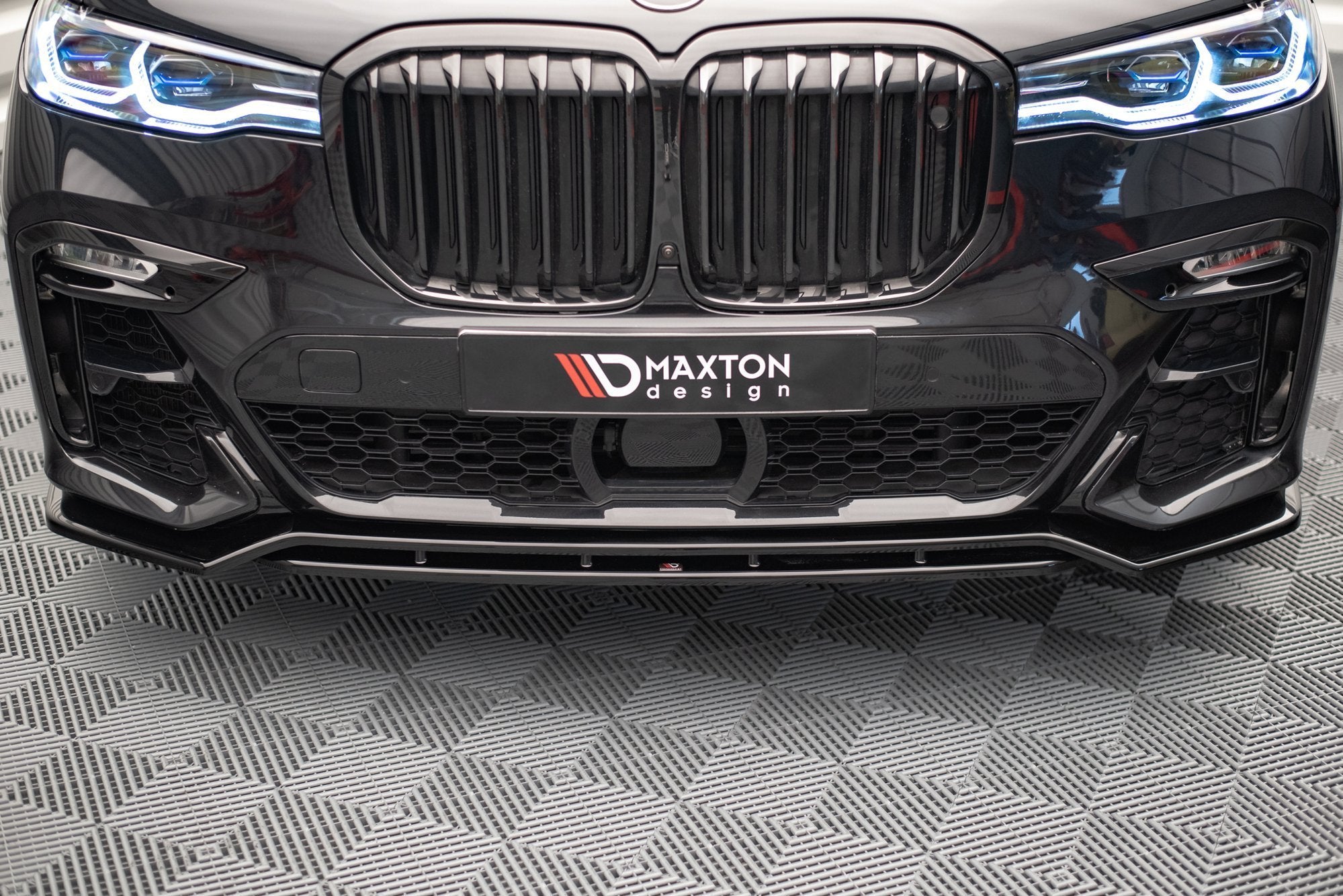 Frontspoiler Lippe, Seitenschweller und Heckdiffusor Satz BMW X7 M-Pack G07