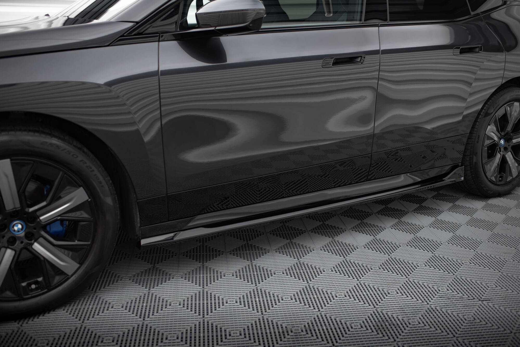 Frontspoiler Lippe, Seitenschweller und Heckdiffusor Satz BMW iX M-Pack i20
