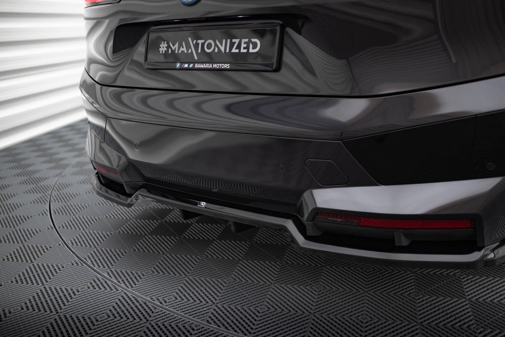 Frontspoiler Lippe, Seitenschweller und Heckdiffusor Satz BMW iX M-Pack i20