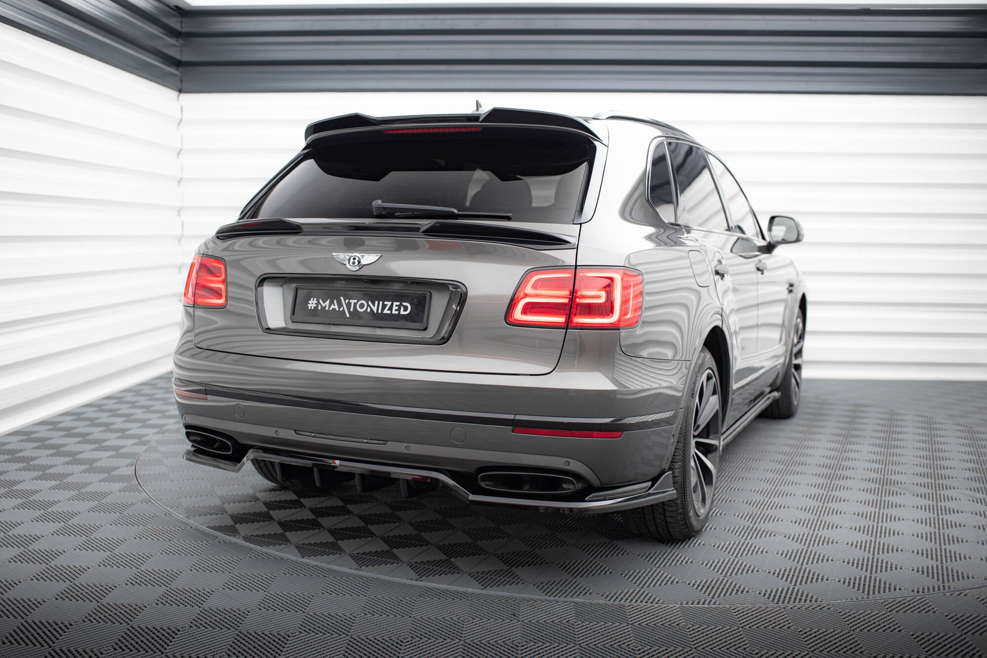 Frontspoiler Lippe, Seitenschweller und Heckdiffusor Satz für Bentley Bentayga Mk1