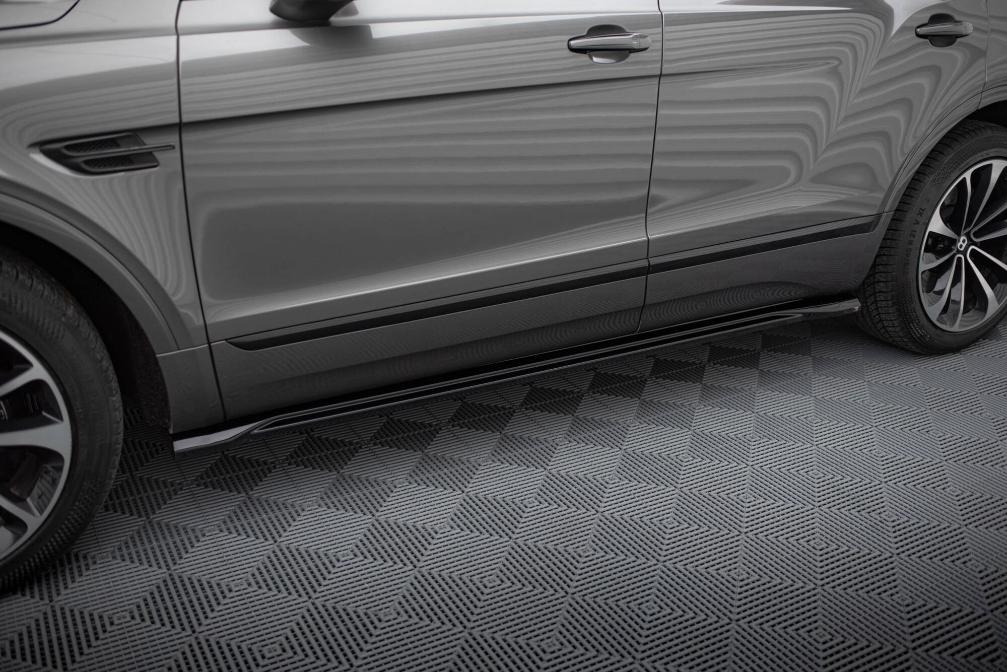 Frontspoiler Lippe, Seitenschweller und Heckdiffusor Satz für Bentley Bentayga Mk1