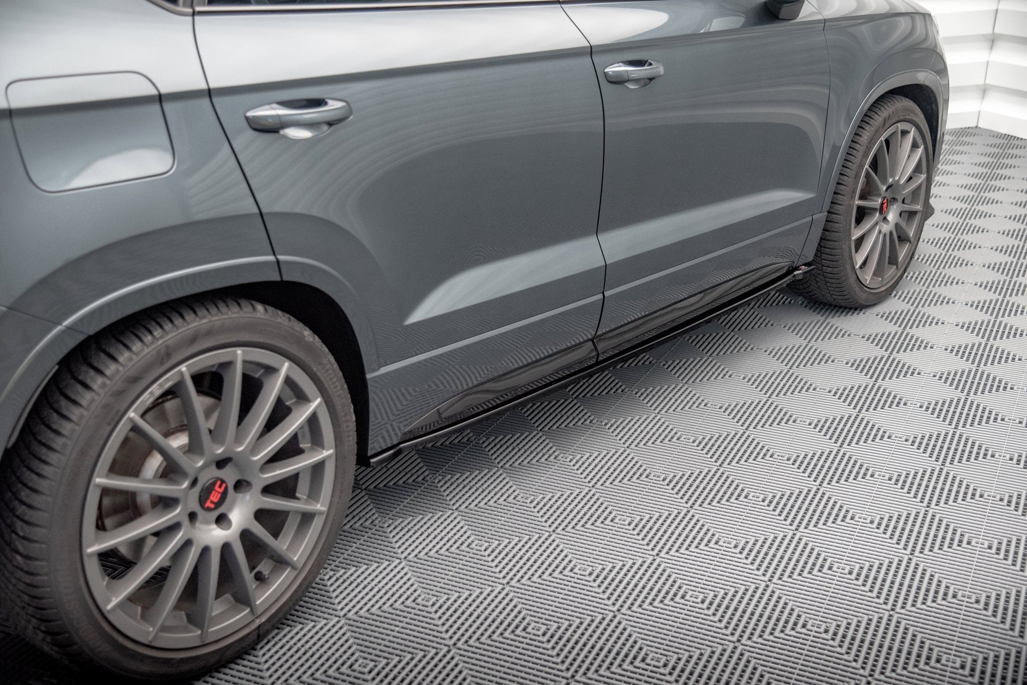 Frontspoiler Lippe, Seitenschweller, Heckdiffusor und Heckseiten Flaps Cupra Ateca Mk1 Facelift