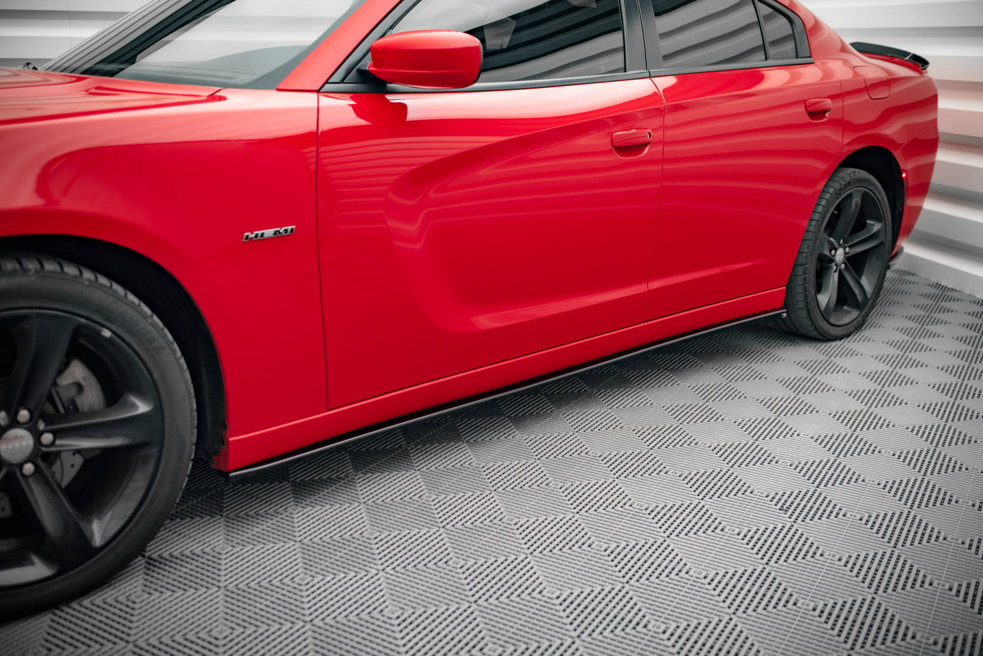 Frontspoiler Lippe, Seitenschweller und Heckdiffusor Dodge Charger RT Mk7 Facelift