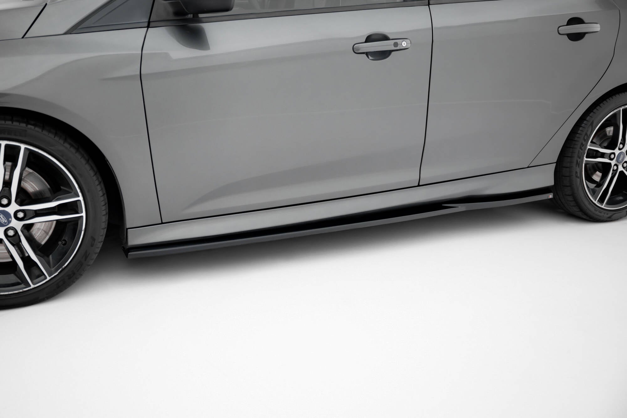 Frontspoiler Lippe, Seitenschweller, Heckdiffusor Ford Focus ST Mk3 Facelift