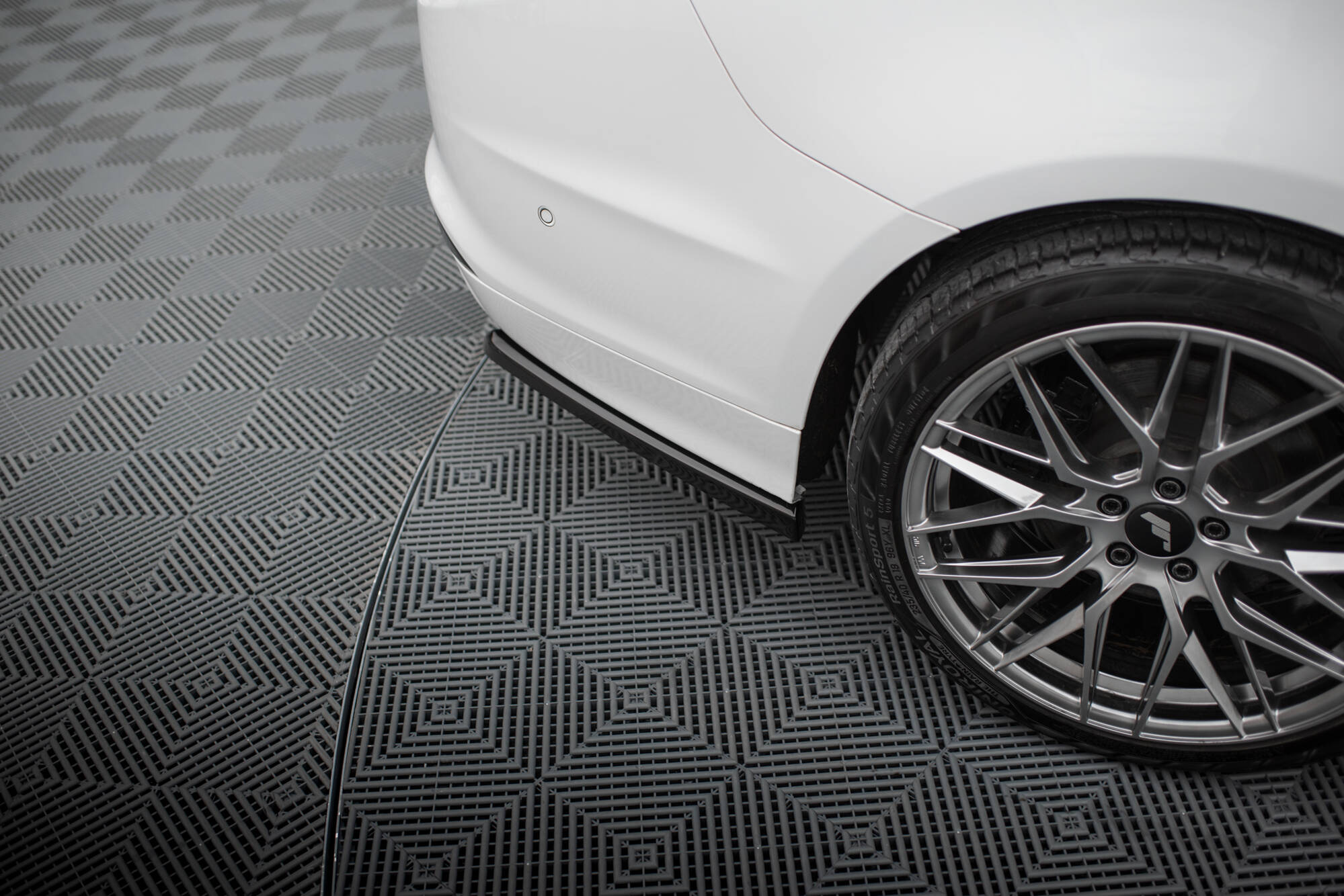 Frontspoiler Lippe & Seitenschweller & Heckdiffusor Ford Mondeo Sport Mk5 Facelift