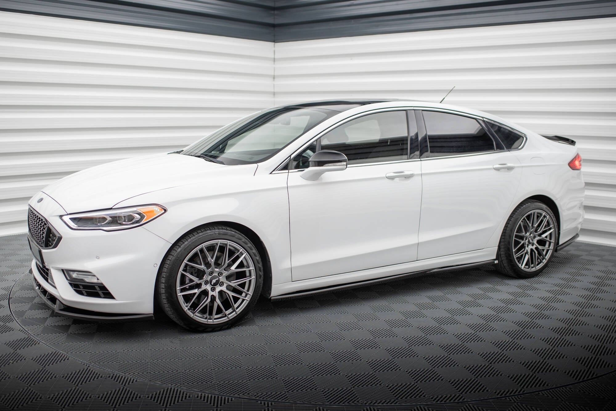 Frontspoiler Lippe & Seitenschweller & Heckdiffusor Ford Mondeo Sport Mk5 Facelift