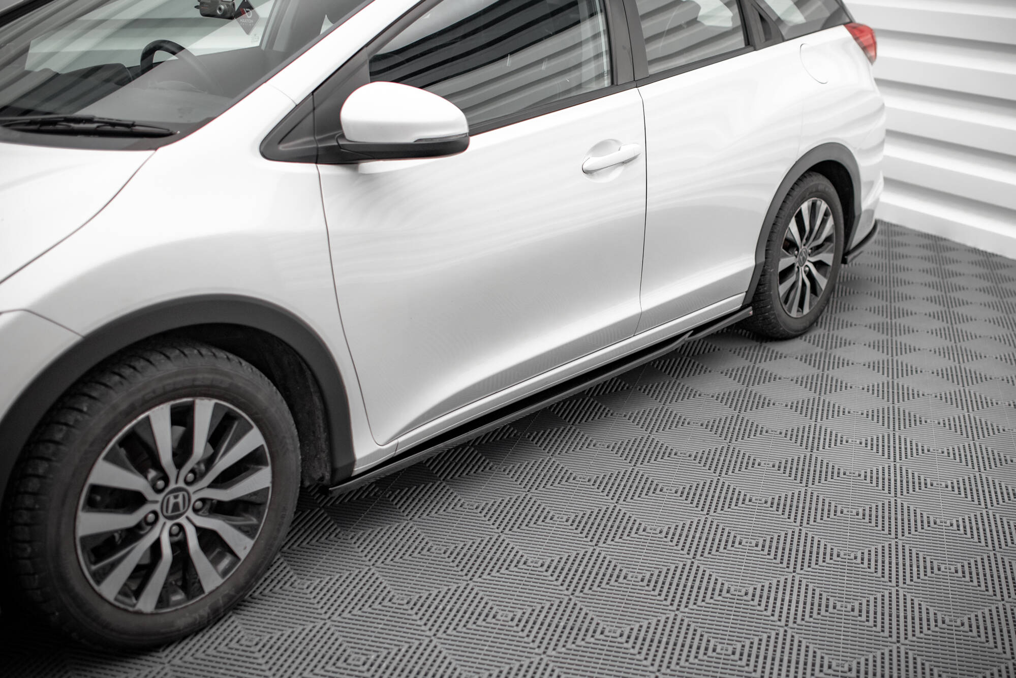 Frontspoiler Lippe, Seitenschweller und Heckdiffusor Satz Honda Civic Tourer Mk9