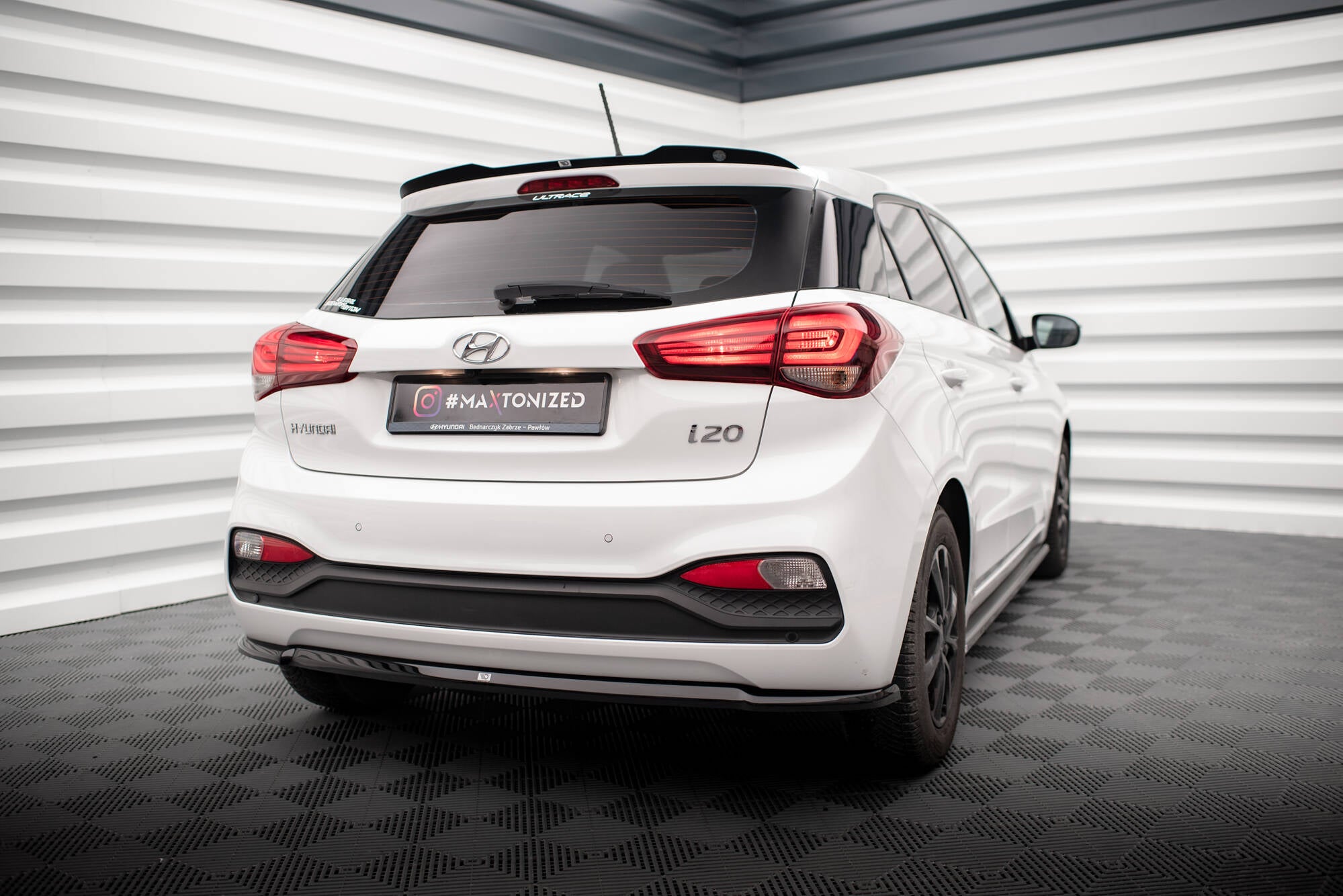 Frontspoiler Lippe, Seitenschweller und Heckdiffusor Hyundai I20 Mk2 Facelift
