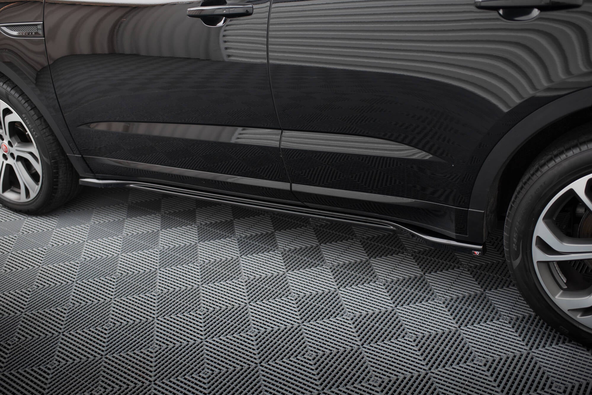 Frontspoiler Lippe, Seitenschweller, Heckdiffusor Jaguar E-Pace R-Dynamic Mk1