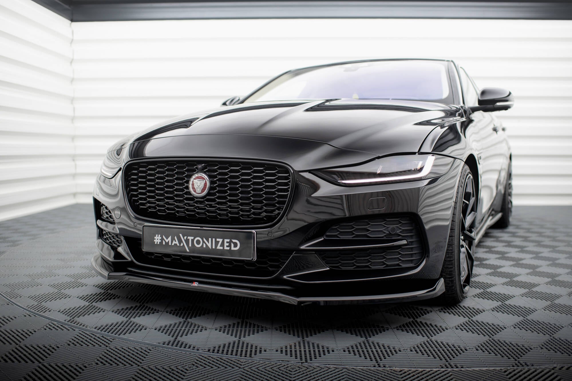 Frontspoiler Lippe Jaguar XE X760 Facelift