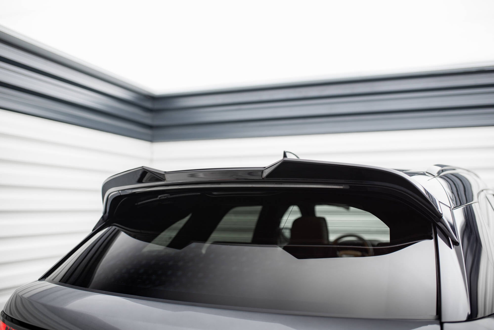 Frontspoiler Lippe, Seitenschweller, Heckdiffusor Land Rover Range Rover Velar R-Dynamic MK1 (Das Kit ist mit der Anhängerkupplung kompatibel)