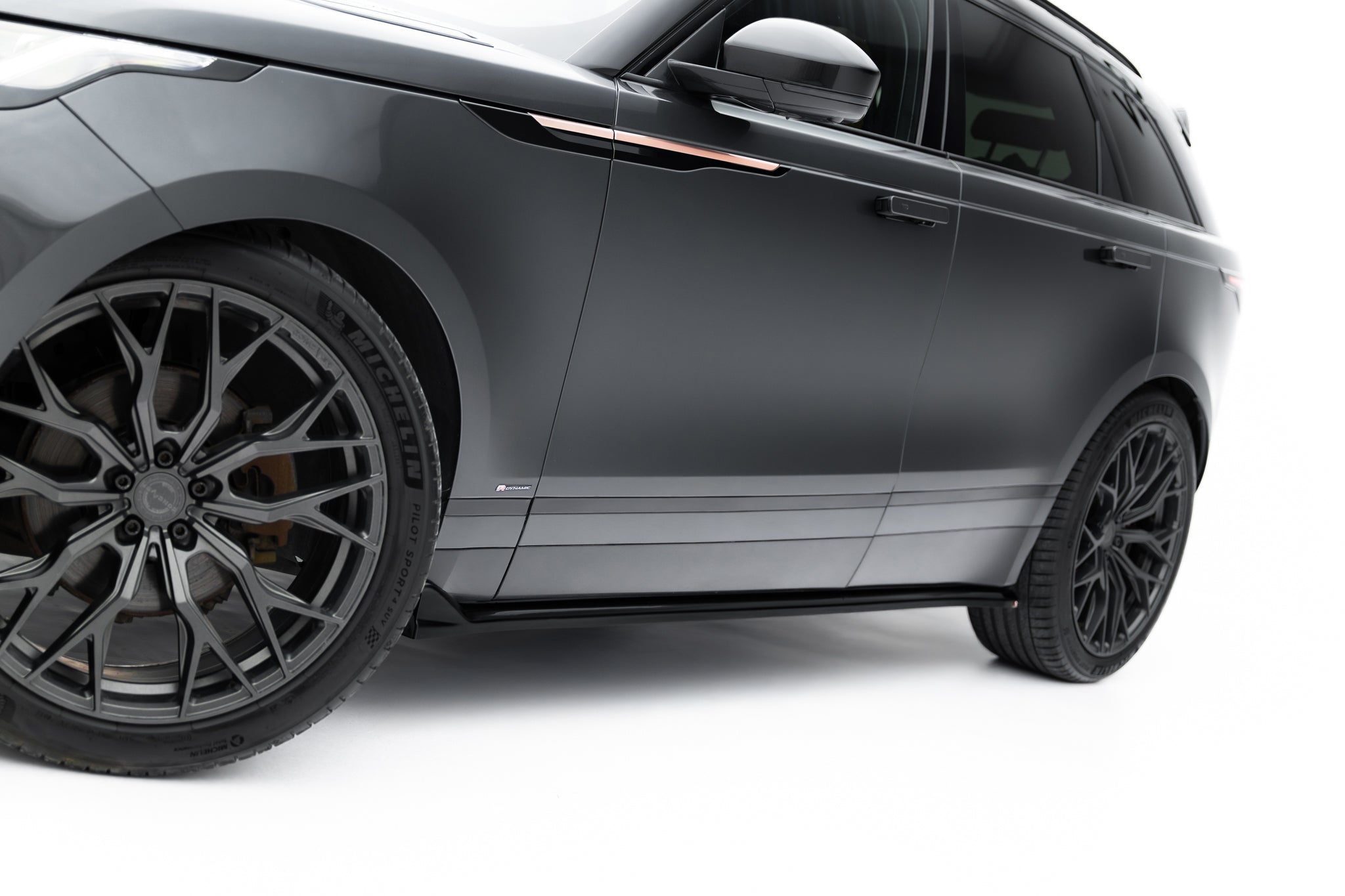 Frontspoiler Lippe, Seitenschweller, Heckdiffusor Land Rover Range Rover Velar R-Dynamic MK1 (Das Kit ist nicht mit einer Anhängerkupplung kompatibel)