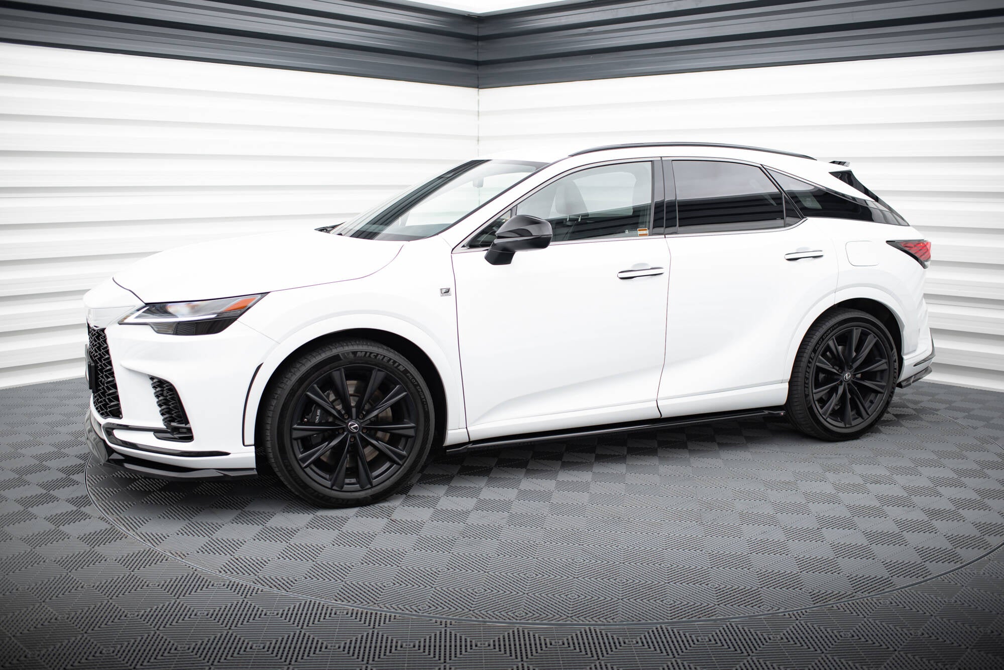 Frontspoiler Lippe, Seitenschweller, Heckdiffusor Satz Lexus RX F-Sport Mk5