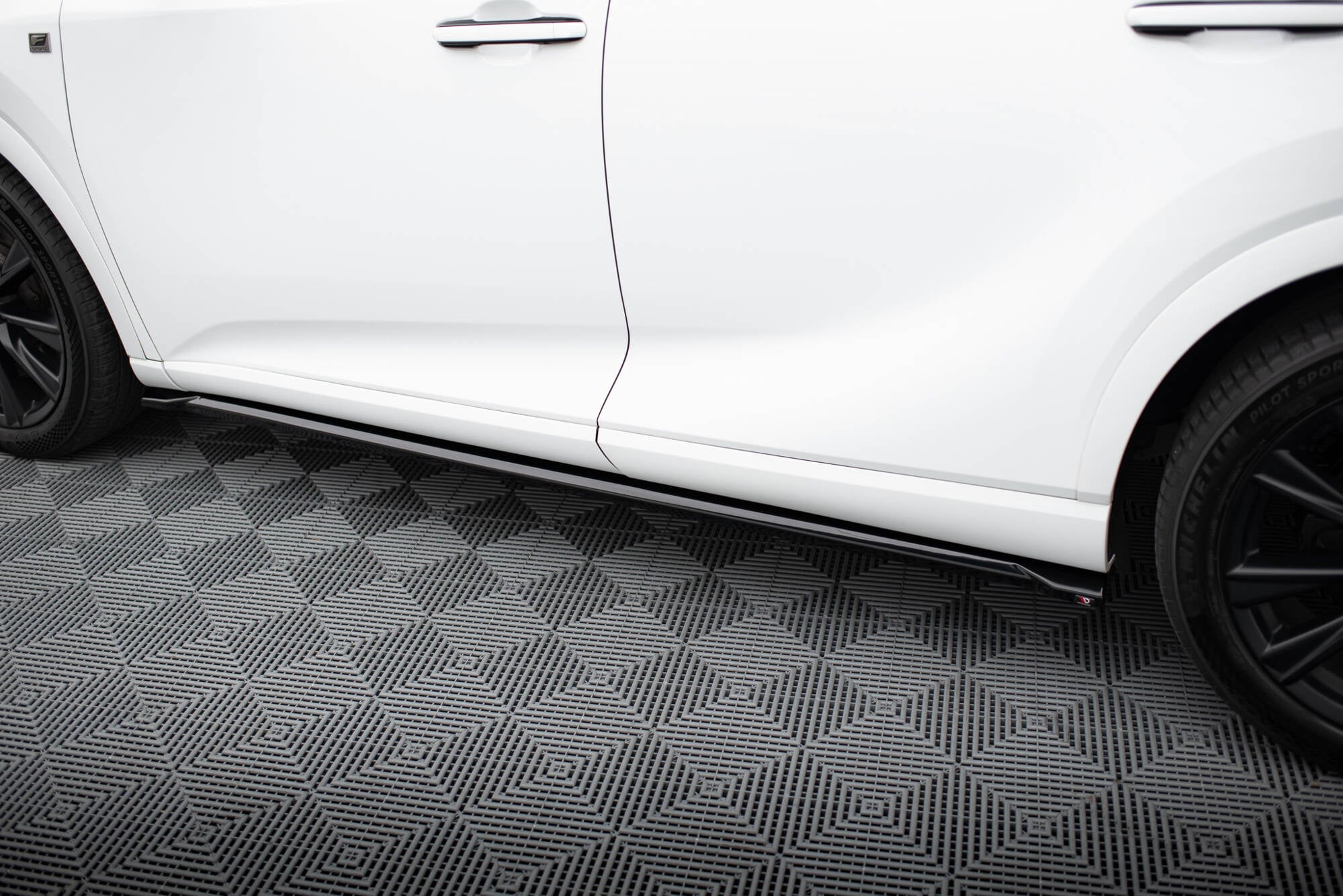Frontspoiler Lippe, Seitenschweller, Heckdiffusor Satz Lexus RX F-Sport Mk5