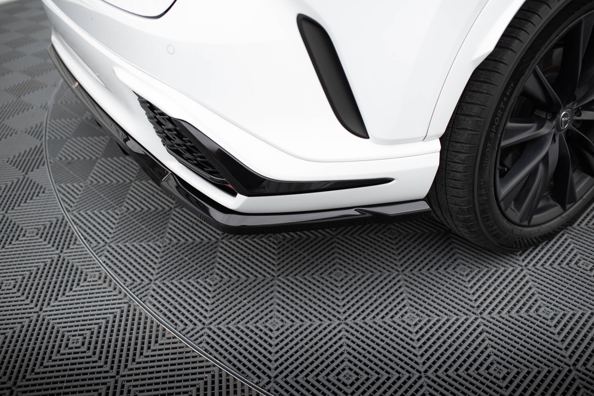 Frontspoiler Lippe, Seitenschweller, Heckdiffusor Satz Lexus RX F-Sport Mk5